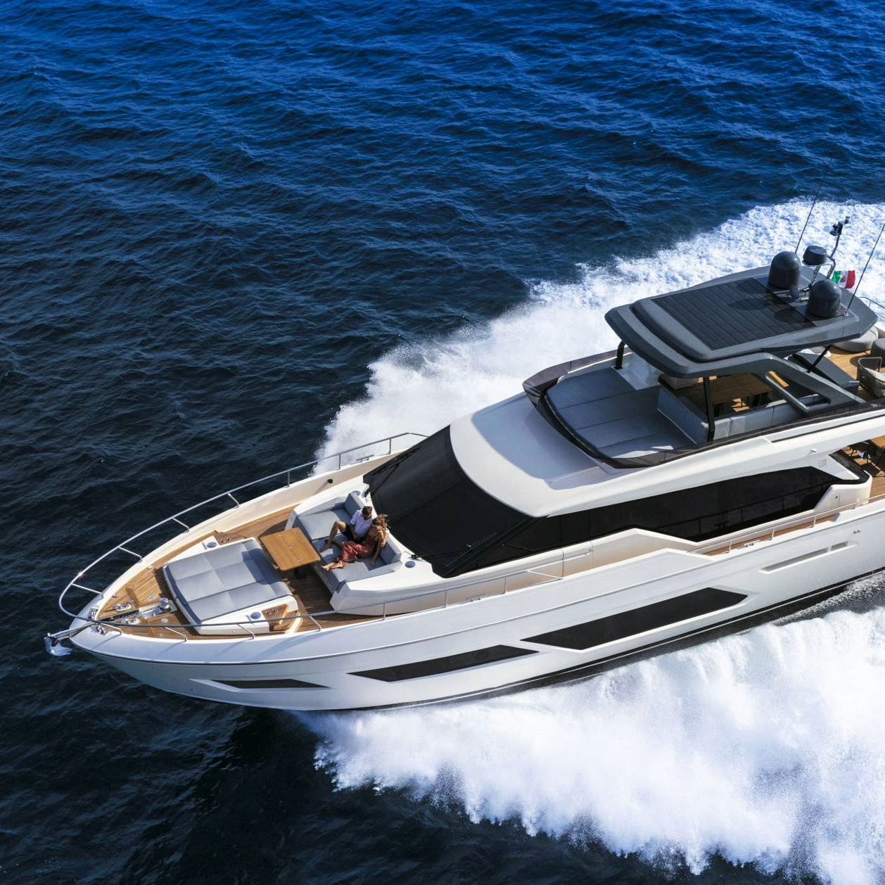 FerrettiYachts 720